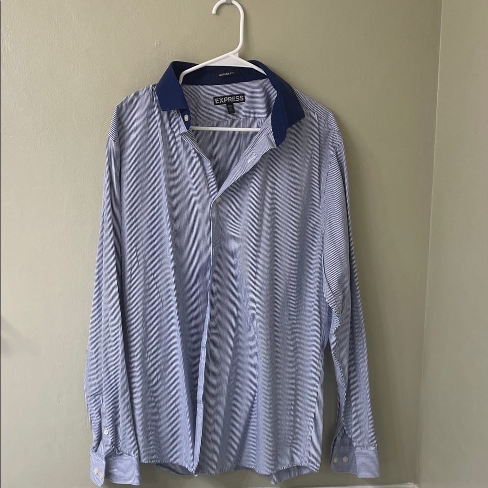 Express Men's Light Blue Dress Shirt with Navy Collar